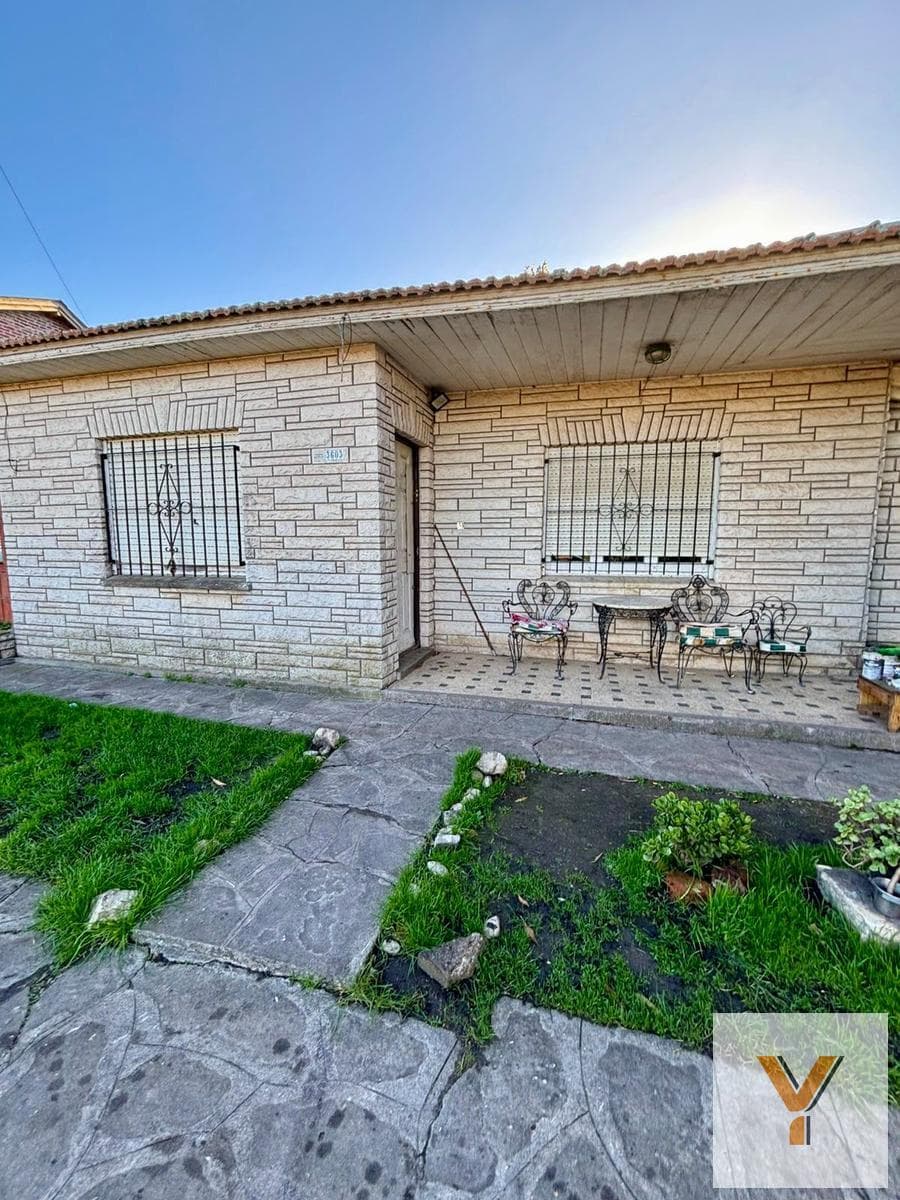 House for Sale - 2 Bedrooms, 1 Bathroom - 295 m² - Mar del Plata