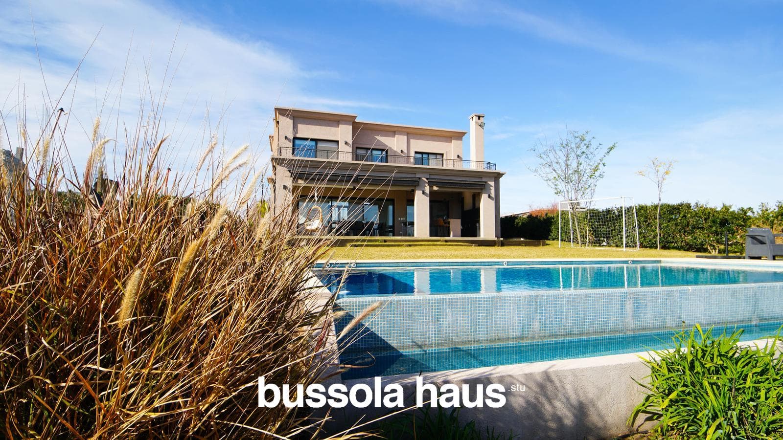 House for Sale by the Lagoon in Naudir