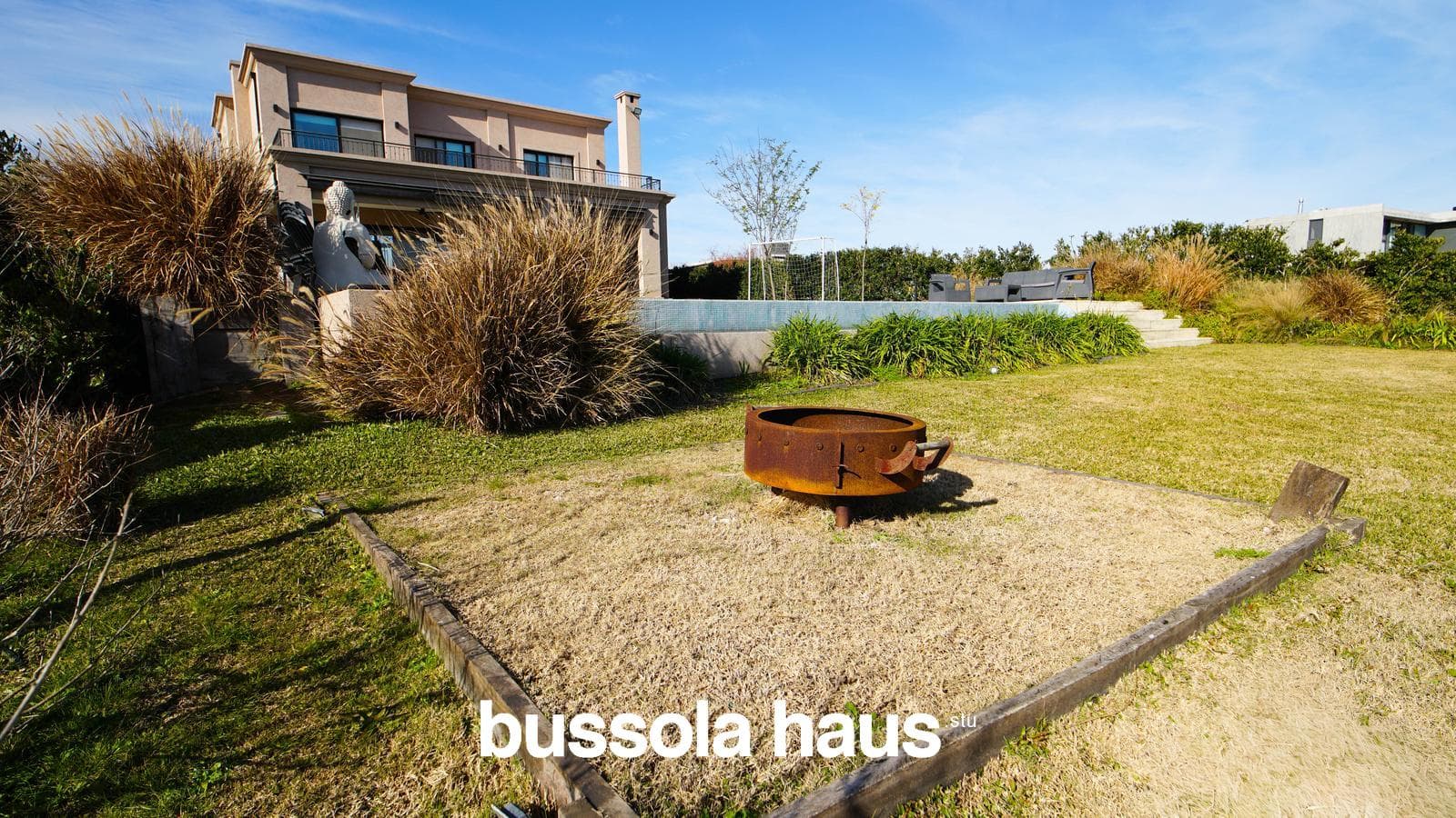 House for Sale by the Lagoon in Naudir
