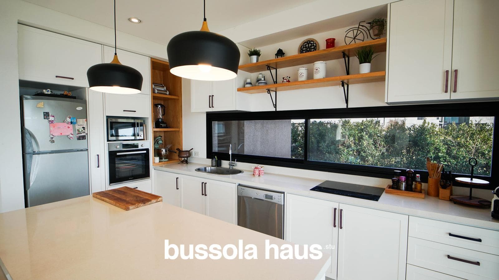 House for Sale by the Lagoon in Naudir