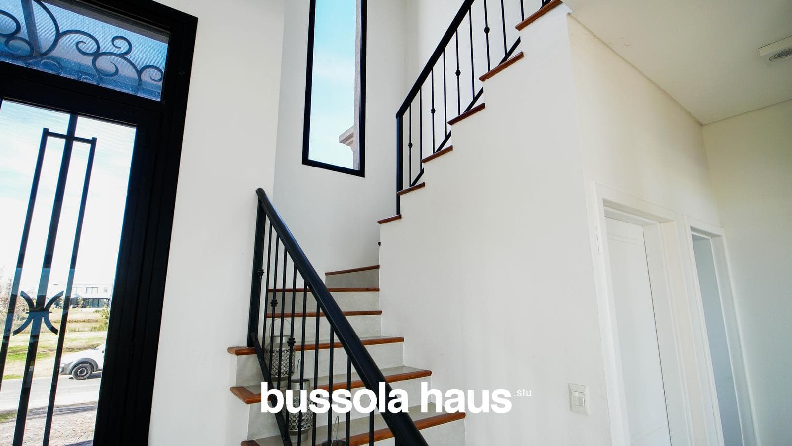 House for Sale by the Lagoon in Naudir