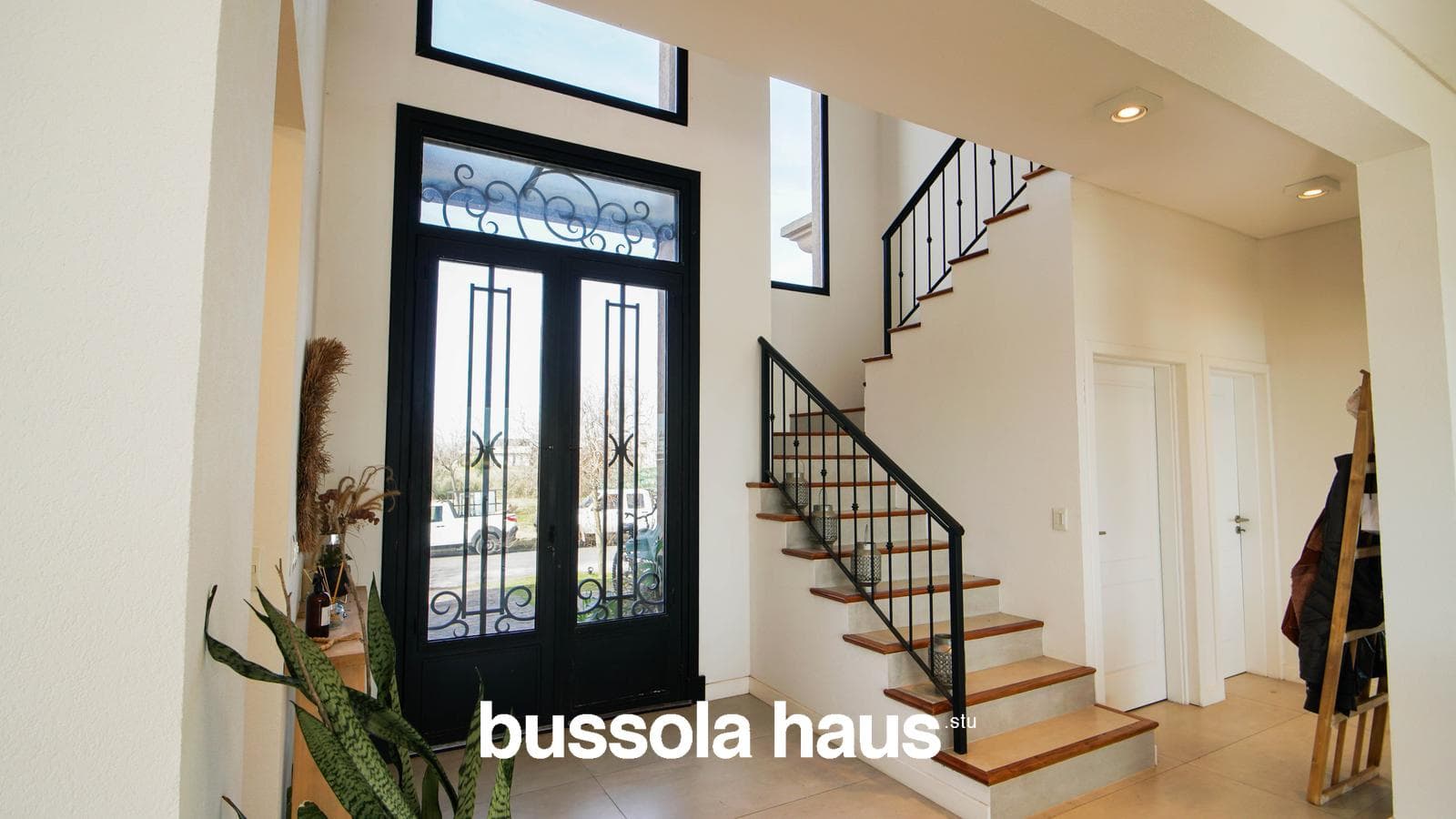 House for Sale by the Lagoon in Naudir
