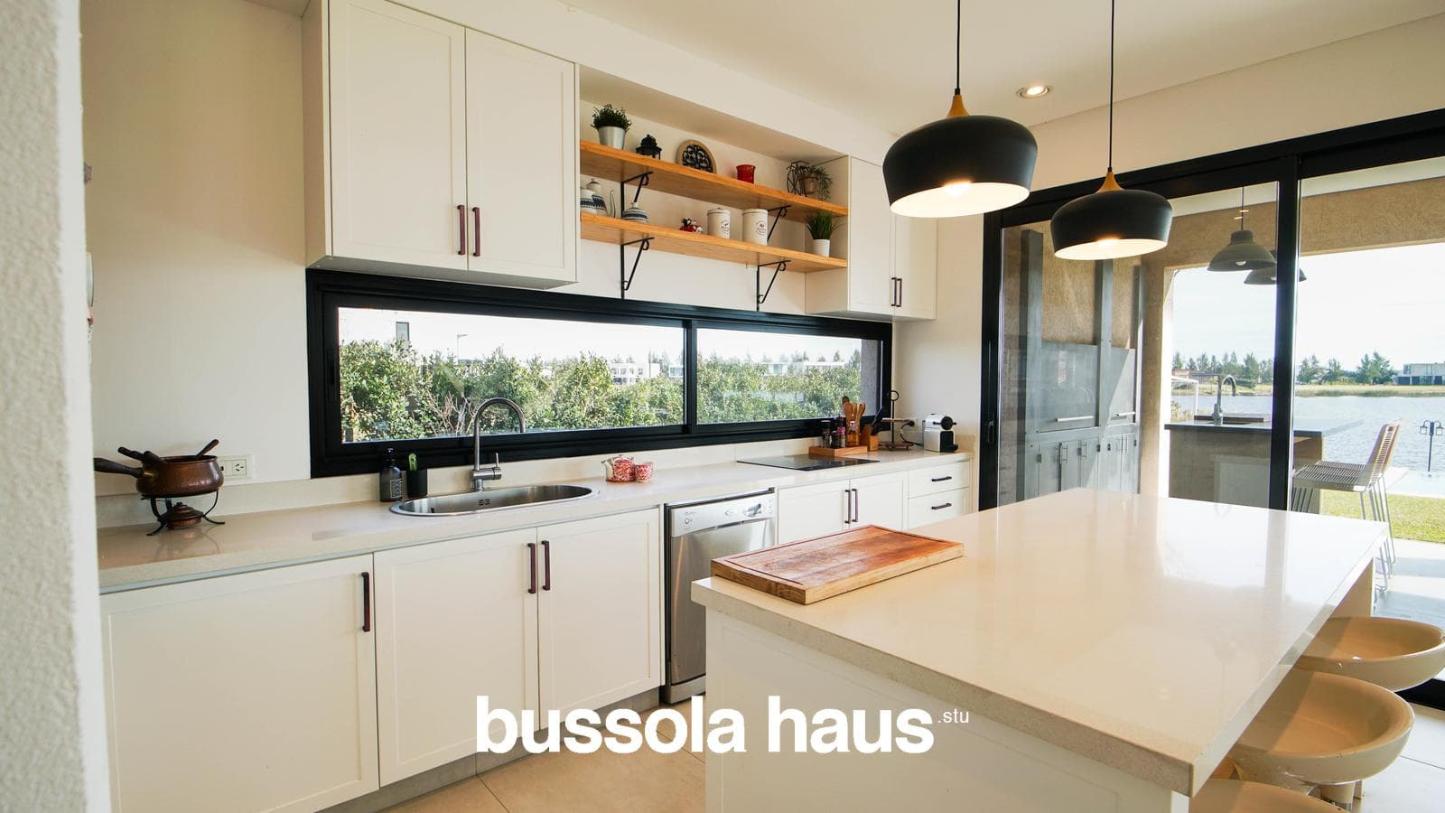 House for Sale by the Lagoon in Naudir