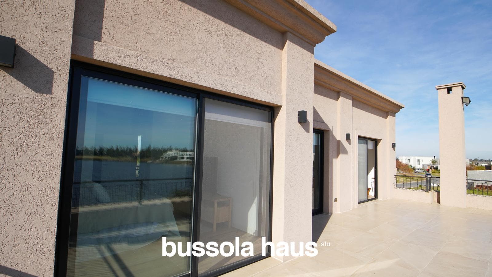 House for Sale by the Lagoon in Naudir