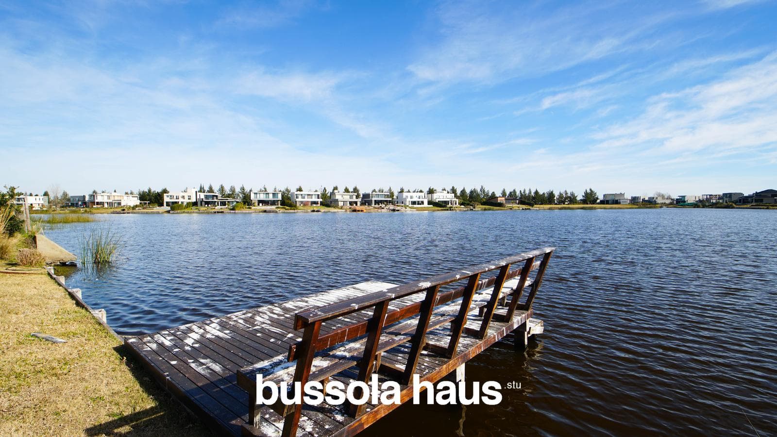 House for Sale by the Lagoon in Naudir