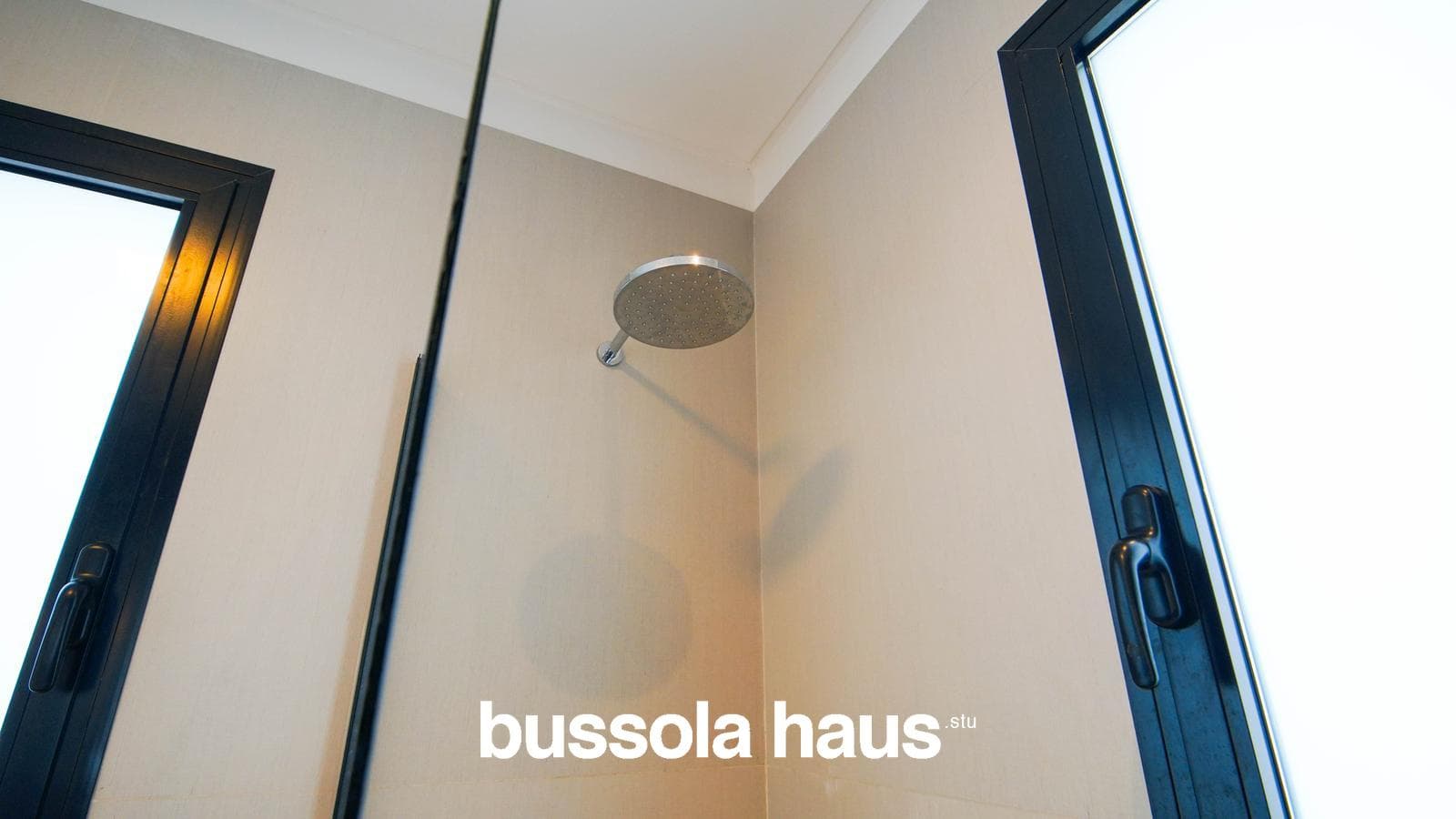 House for Sale by the Lagoon in Naudir