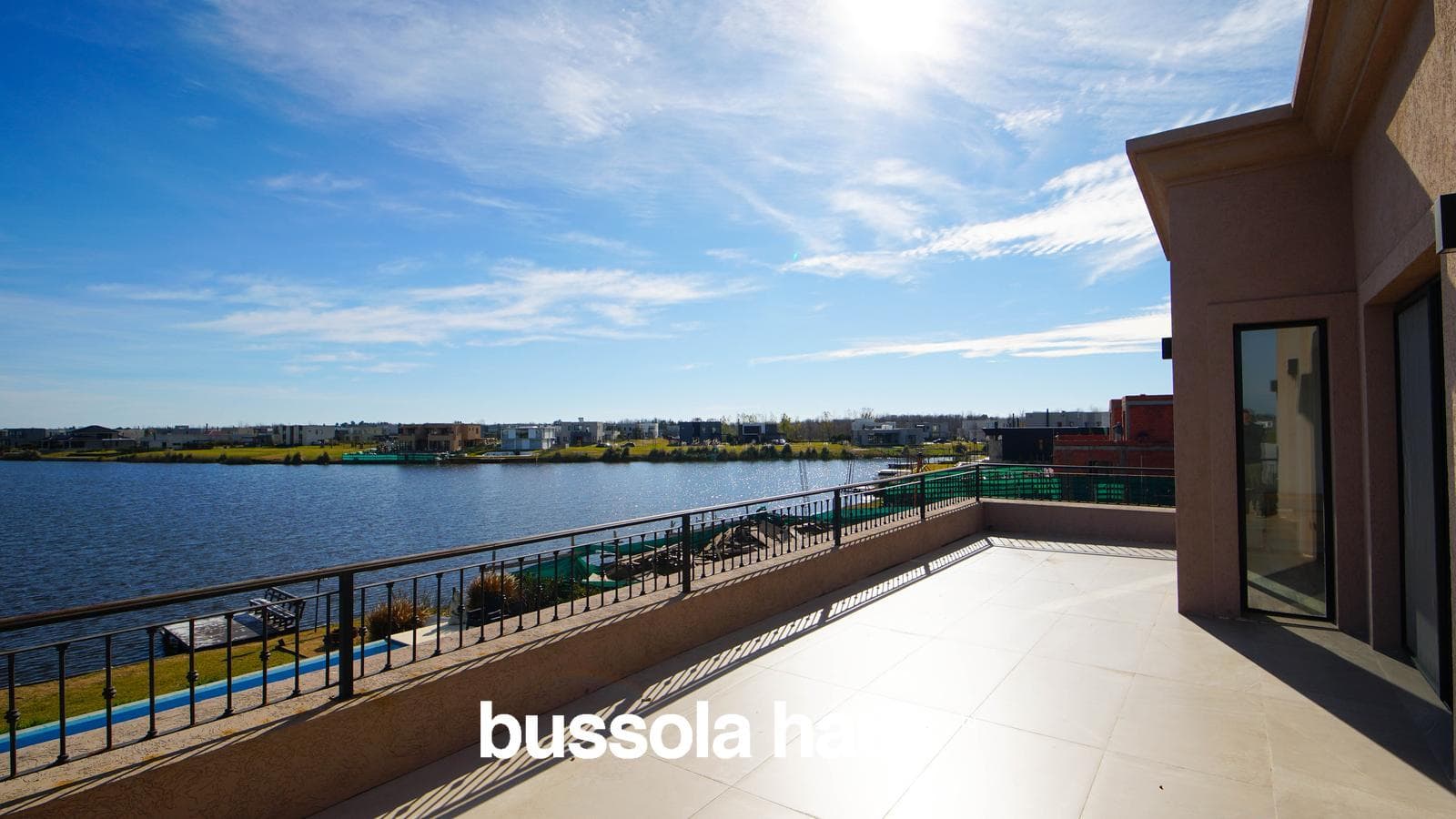 House for Sale by the Lagoon in Naudir