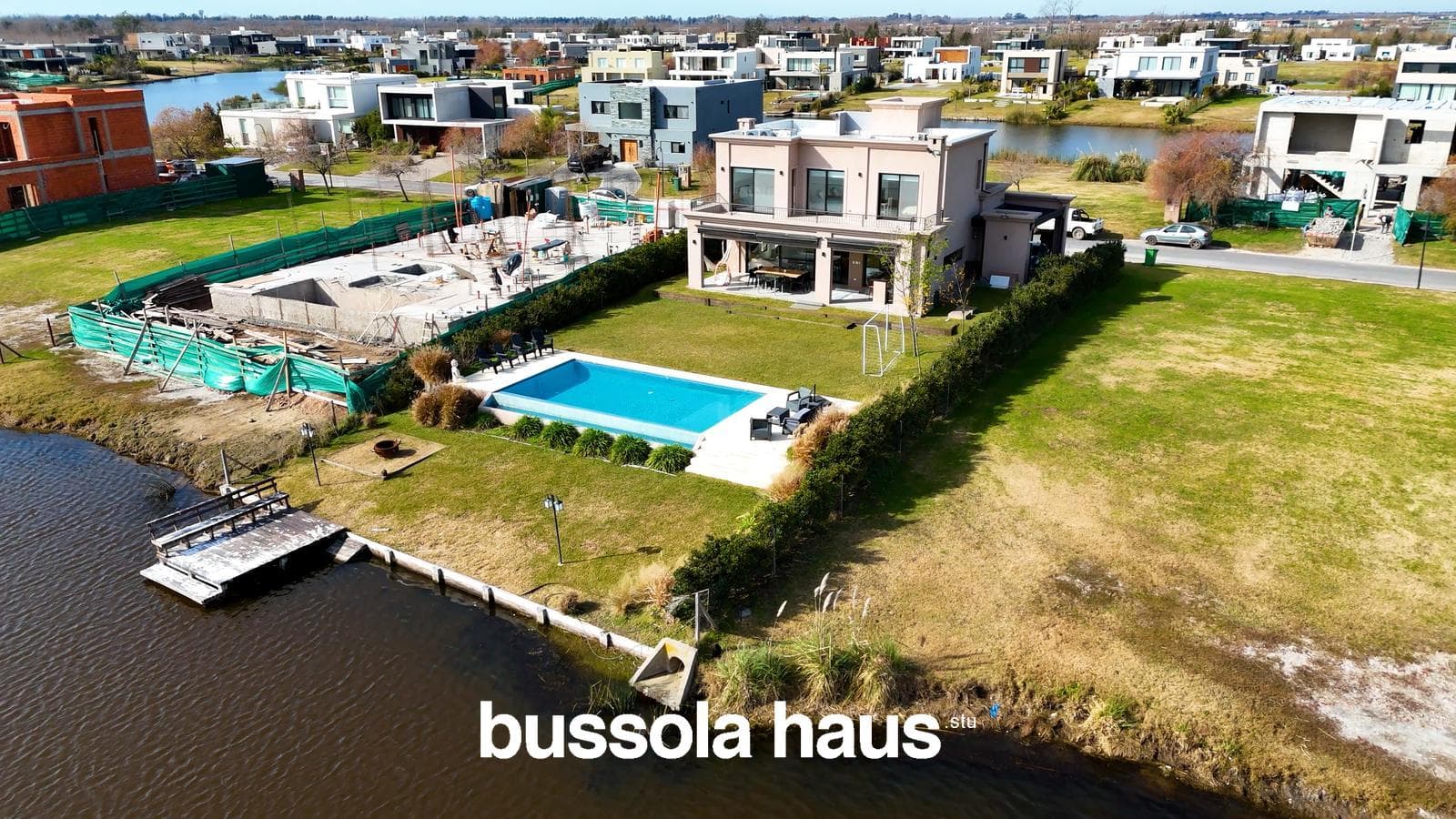 House for Sale by the Lagoon in Naudir