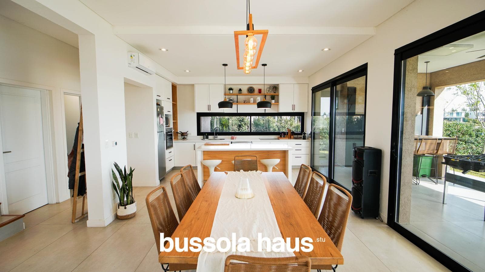 House for Sale by the Lagoon in Naudir