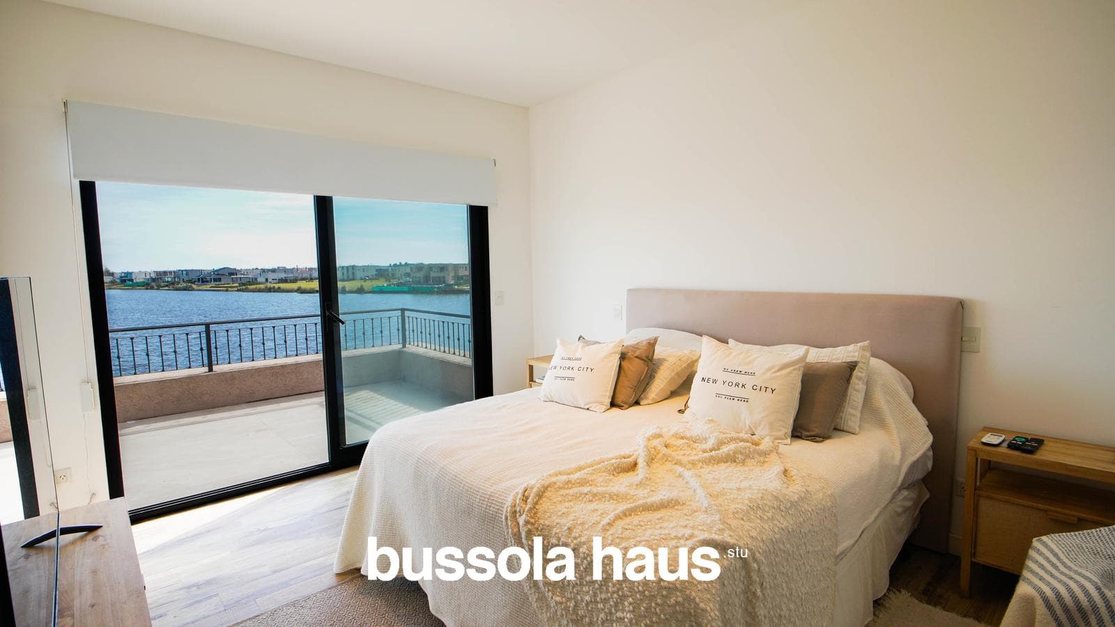 House for Sale by the Lagoon in Naudir