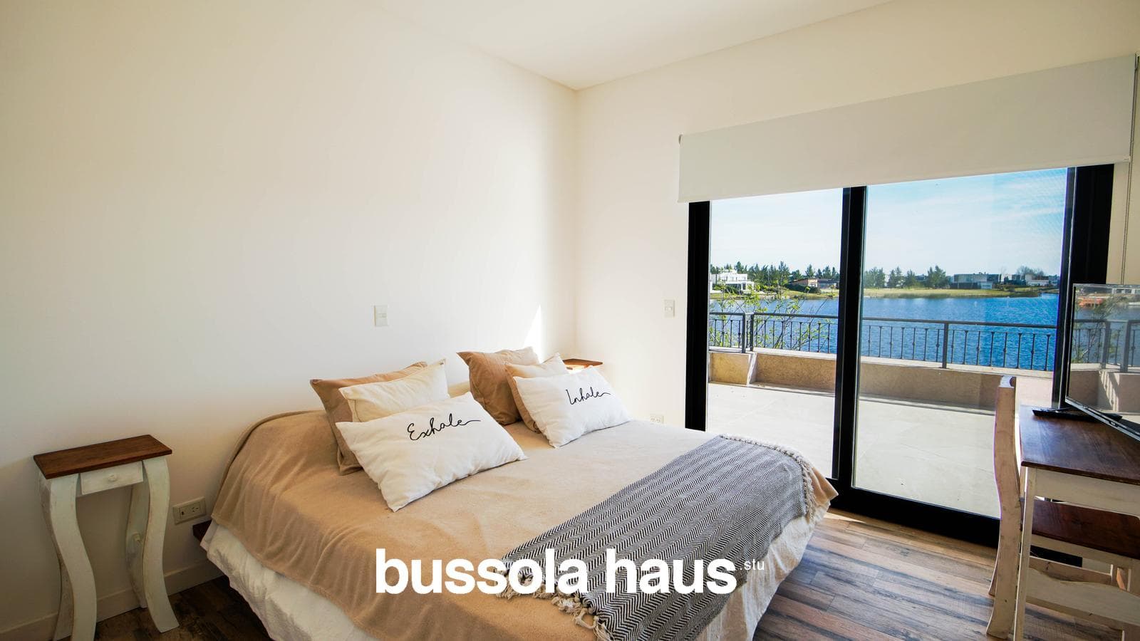 House for Sale by the Lagoon in Naudir