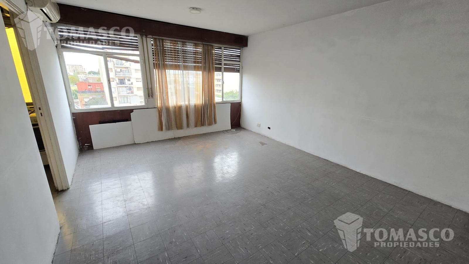 Bright 3-room apartment for sale / San Cristobal