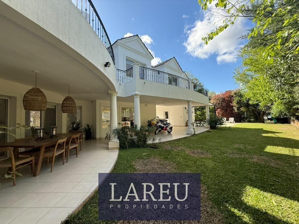 House in Pilar Del Lago