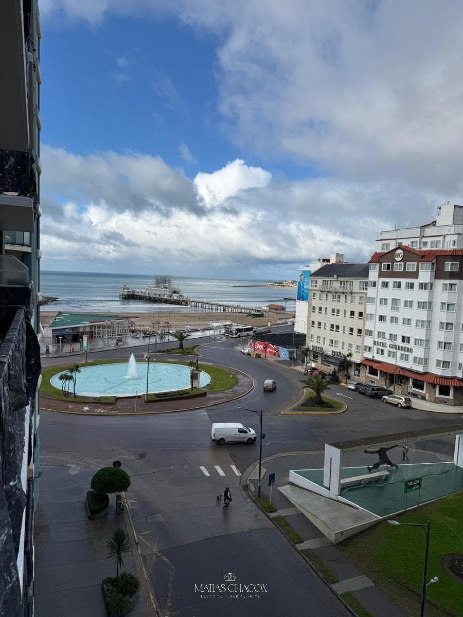 2-room apartment with a maid's quarters and an ocean view