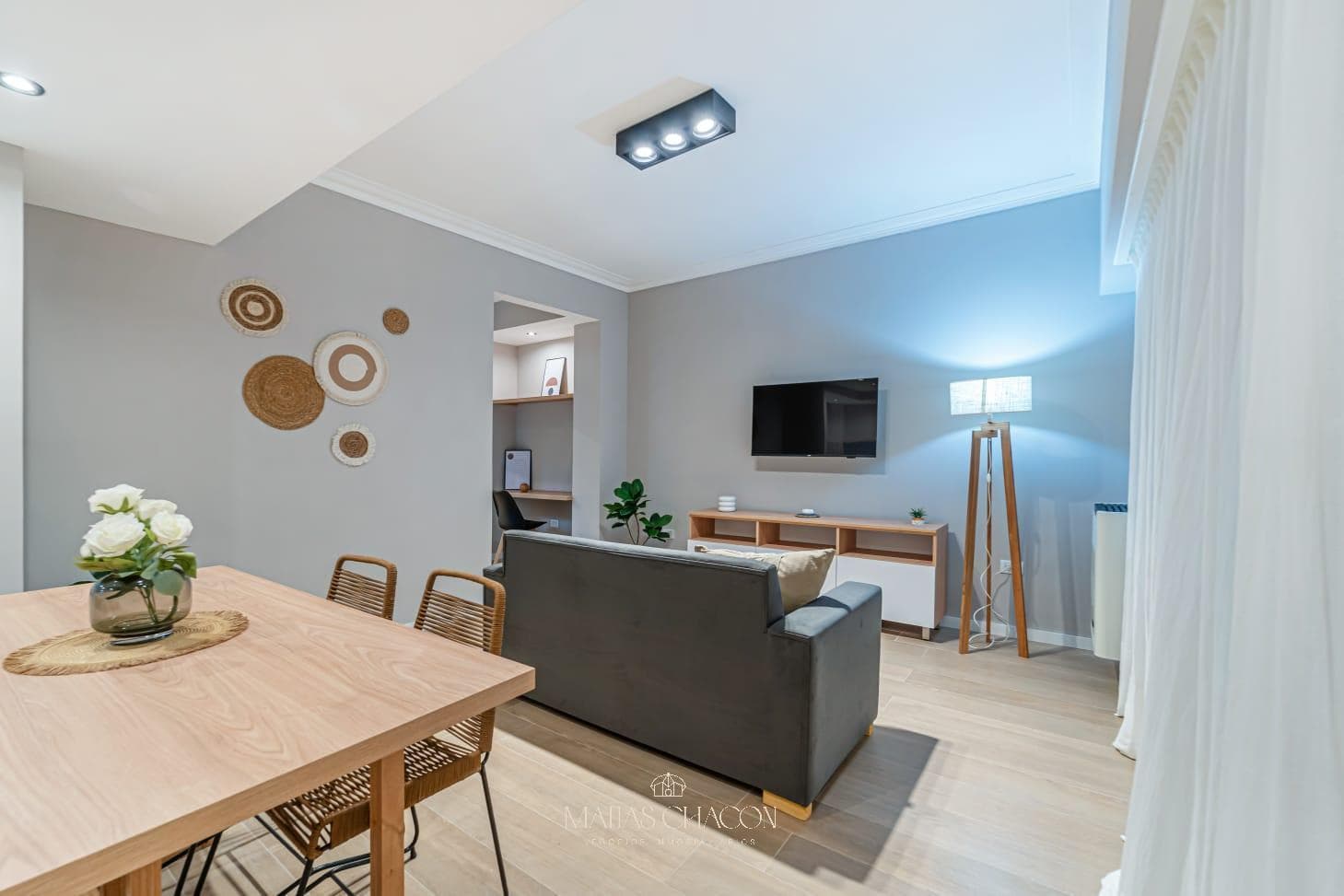 Fully renovated 2-room apartment in Plaza Colón