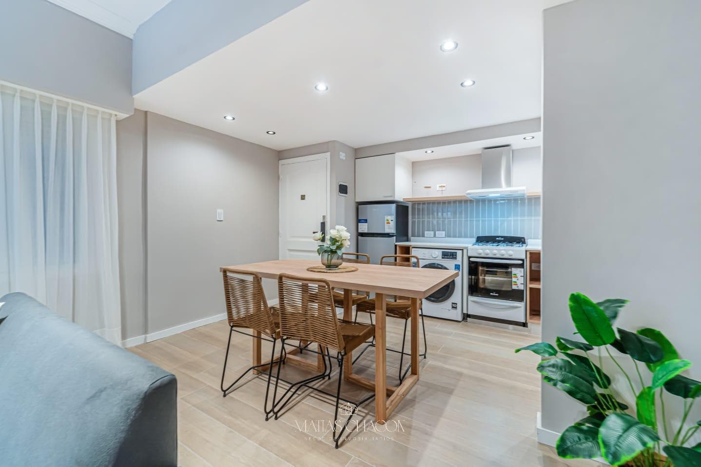 Fully renovated 2-room apartment in Plaza Colón