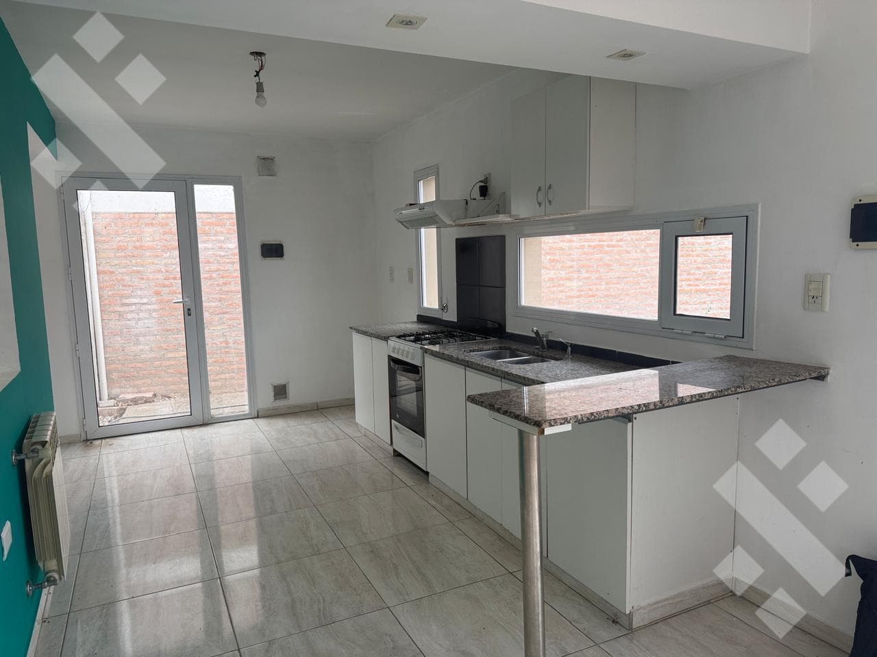 FOR RENT - HOUSE - 2 BEDROOMS - WITH POOL - LA CASONA NEIGHBORHOOD - PLOTTIER