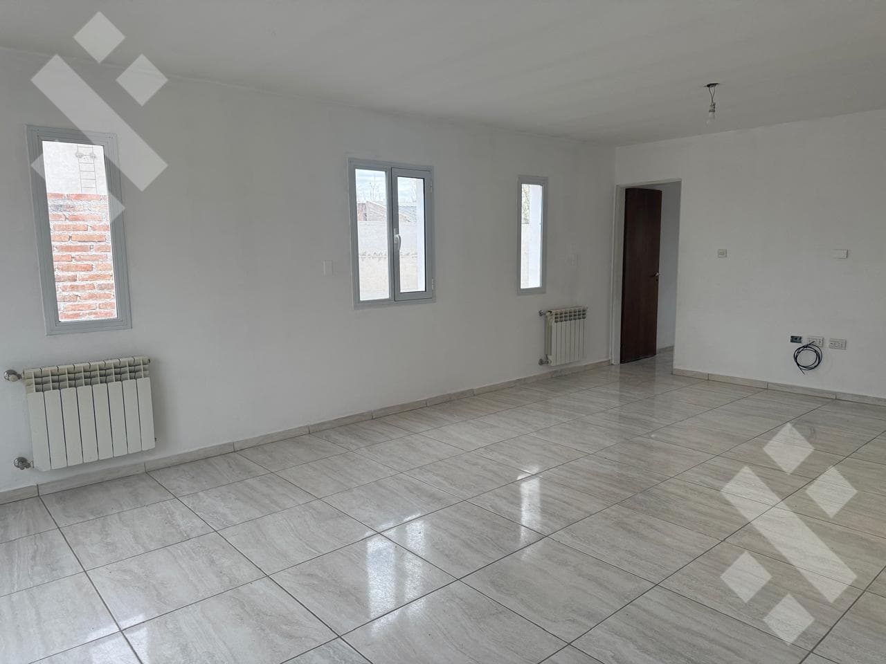FOR RENT - HOUSE - 2 BEDROOMS - WITH POOL - LA CASONA NEIGHBORHOOD - PLOTTIER