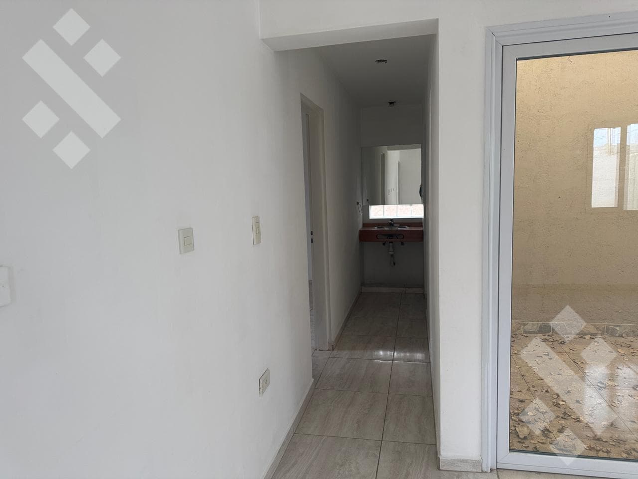 FOR RENT - HOUSE - 2 BEDROOMS - WITH POOL - LA CASONA NEIGHBORHOOD - PLOTTIER