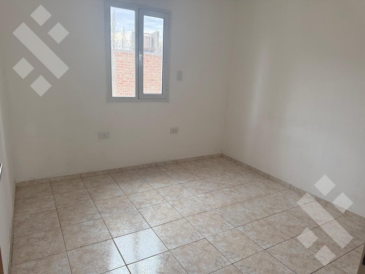 FOR RENT - HOUSE - 2 BEDROOMS - WITH POOL - LA CASONA NEIGHBORHOOD - PLOTTIER