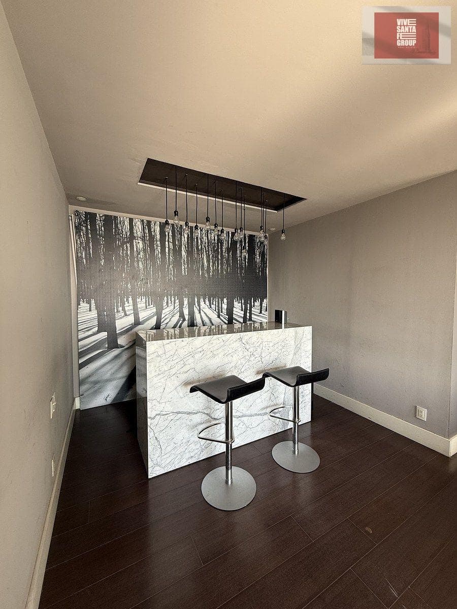 BARGAIN SALE! Apartment at MAGNO HOUSE