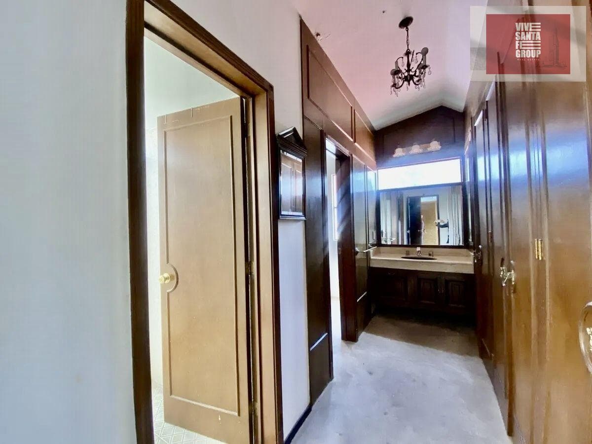 ????HOUSE FOR SALE! Opportunity to remodel in Interlomas.