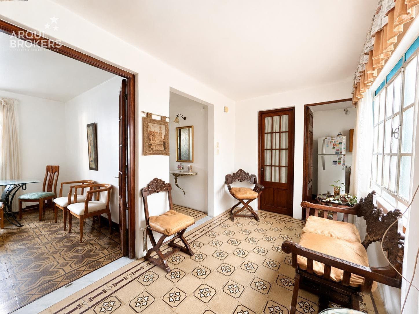 Three-bedroom house for sale in Punta Carretas with a garage