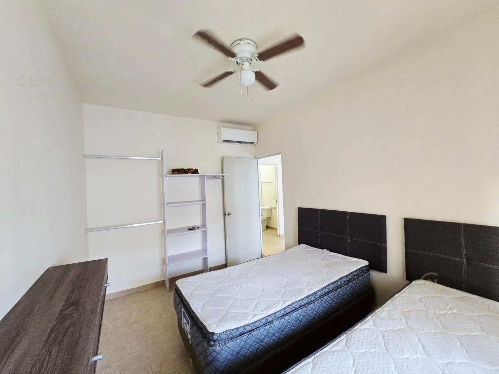 Rent a furnished 2-bedroom apartment in Real Ibiza Plus | Playa del Carmen P4629