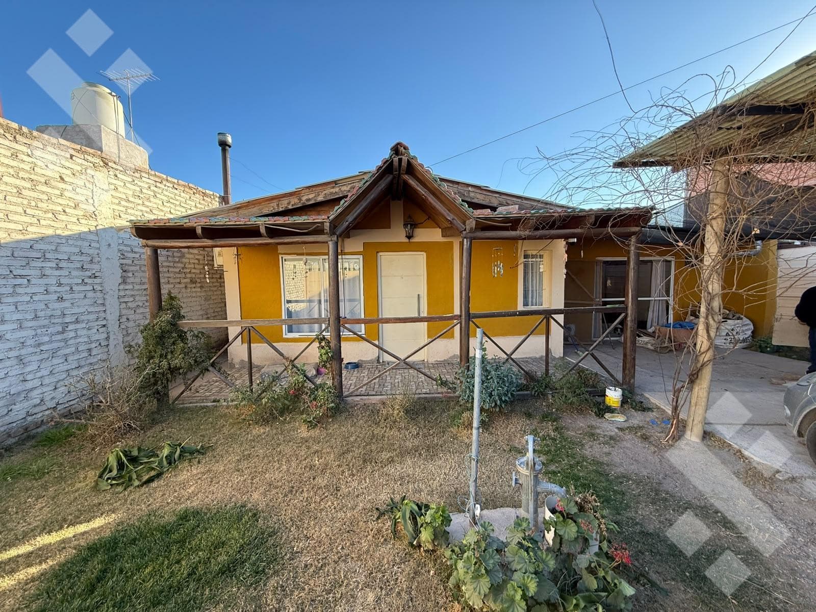 3-BEDROOM HOUSE FOR SALE - NUEVA FERRI NEIGHBORHOOD - CIPOLLETTI