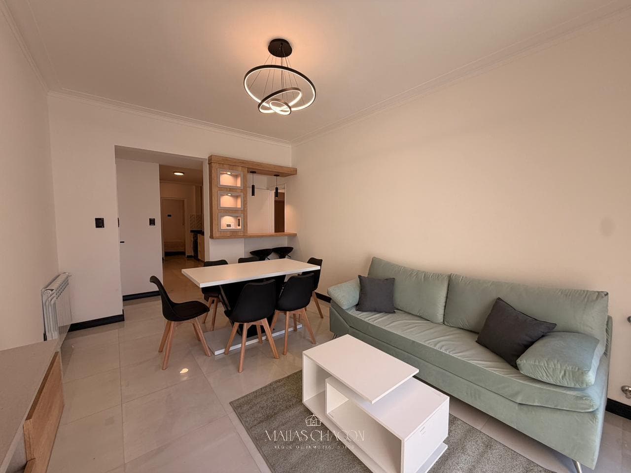 3-room apartment facing the street with a balcony and a maid's quarters, completely renovated to look brand new