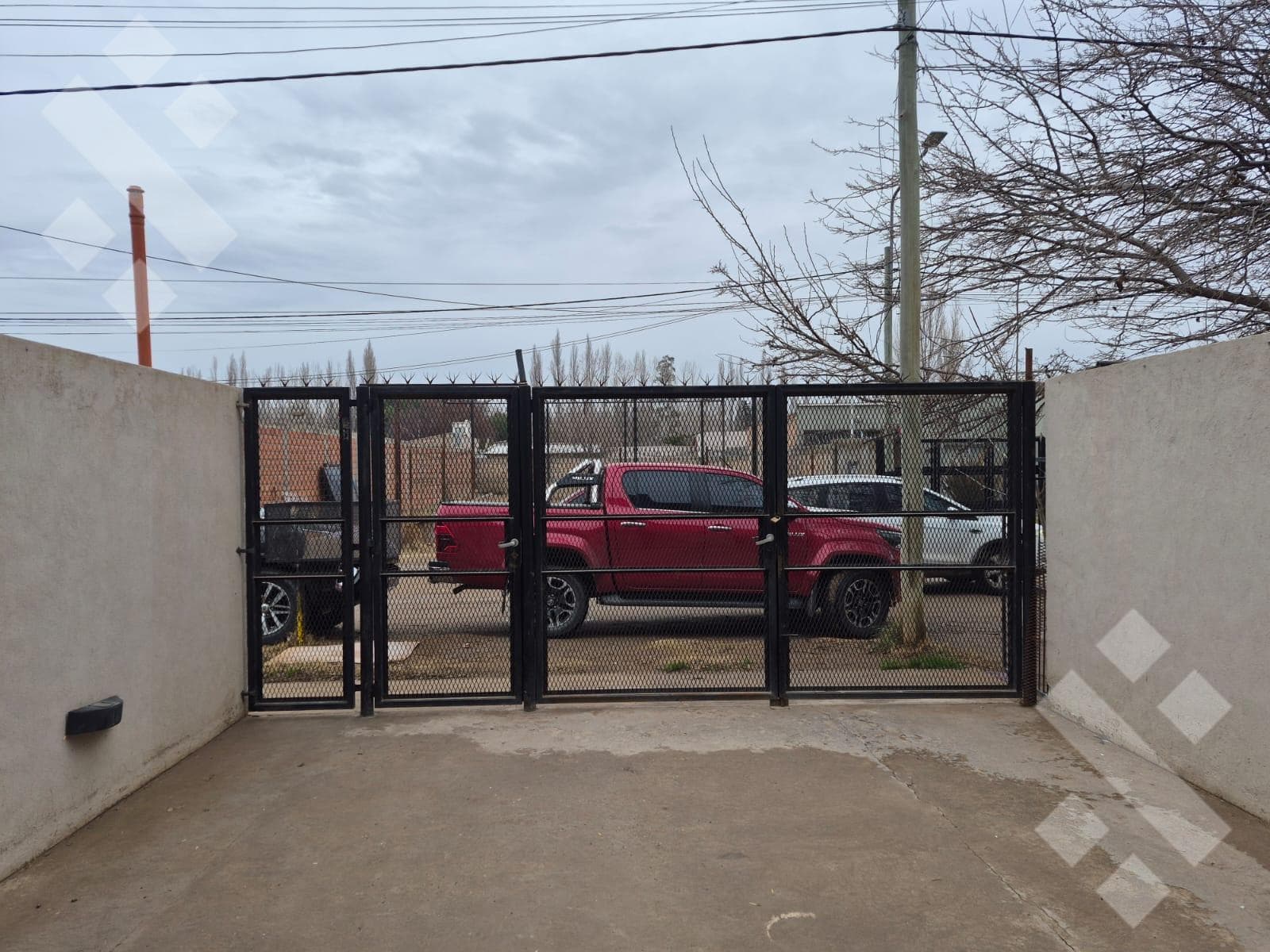 For Rent | 3-Bedroom Duplex | Plottier