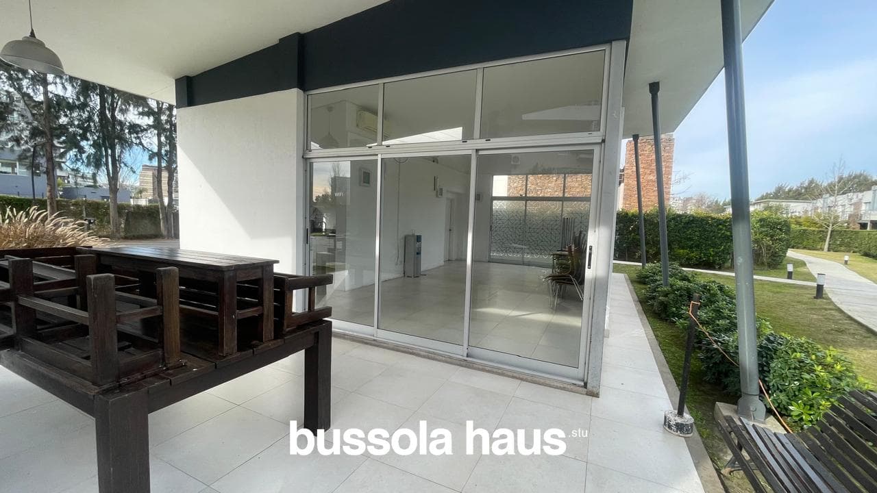 Two-room ground-floor apartment with a garden in Sendero