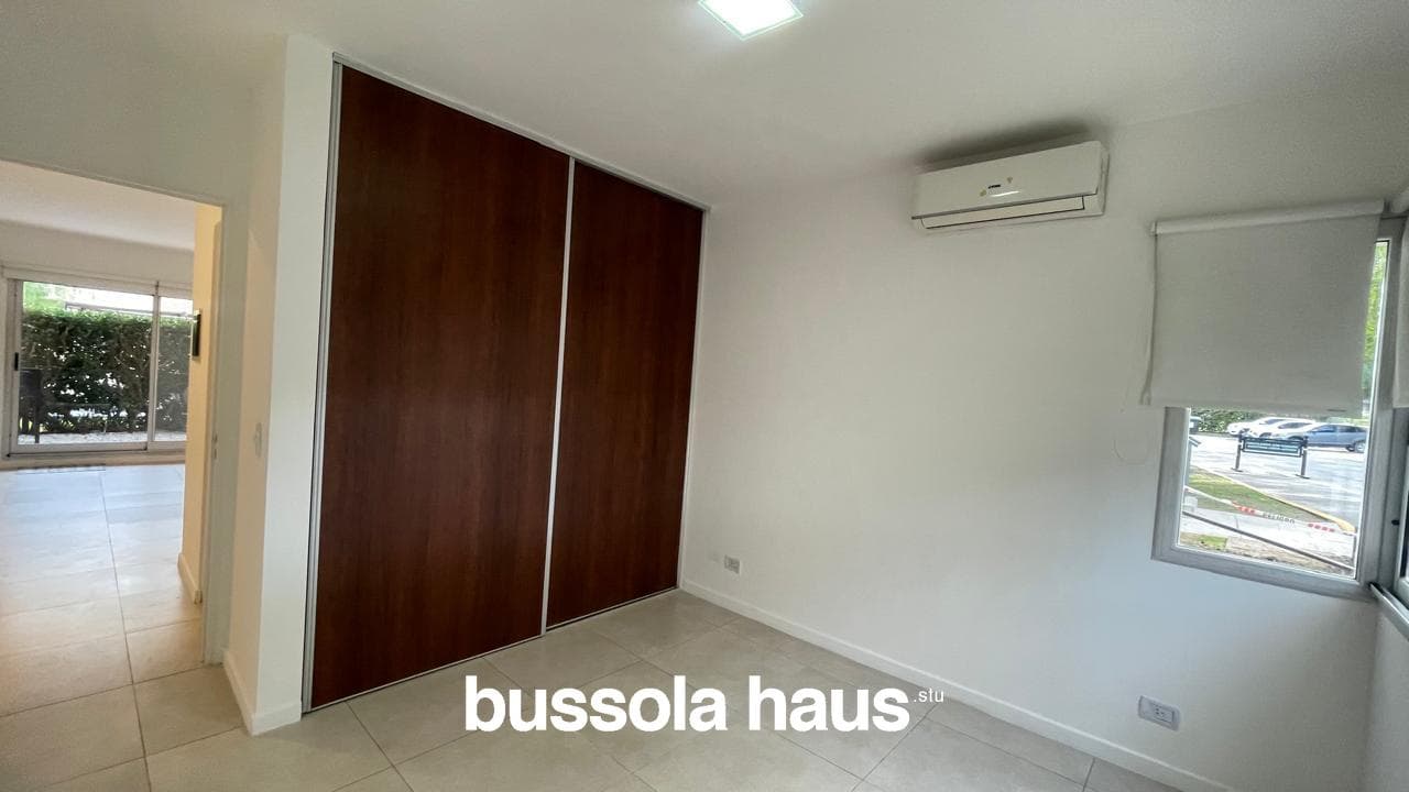 Two-room ground-floor apartment with a garden in Sendero