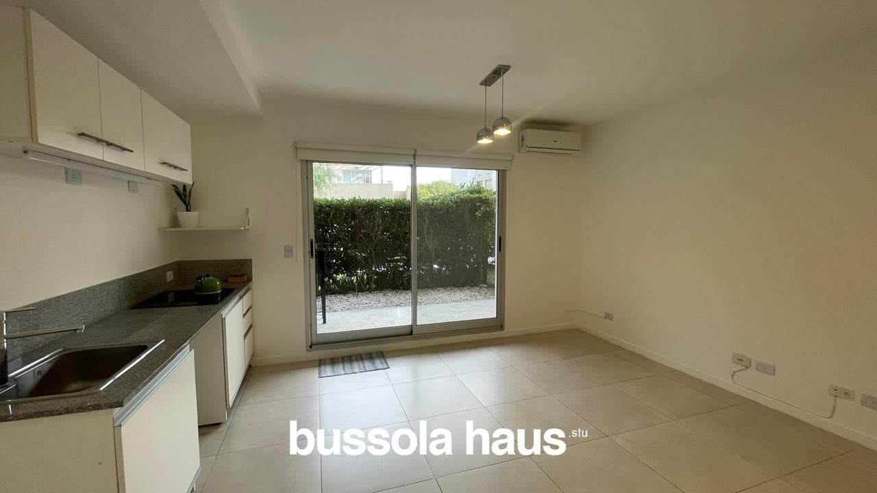 Two-room ground-floor apartment with a garden in Sendero
