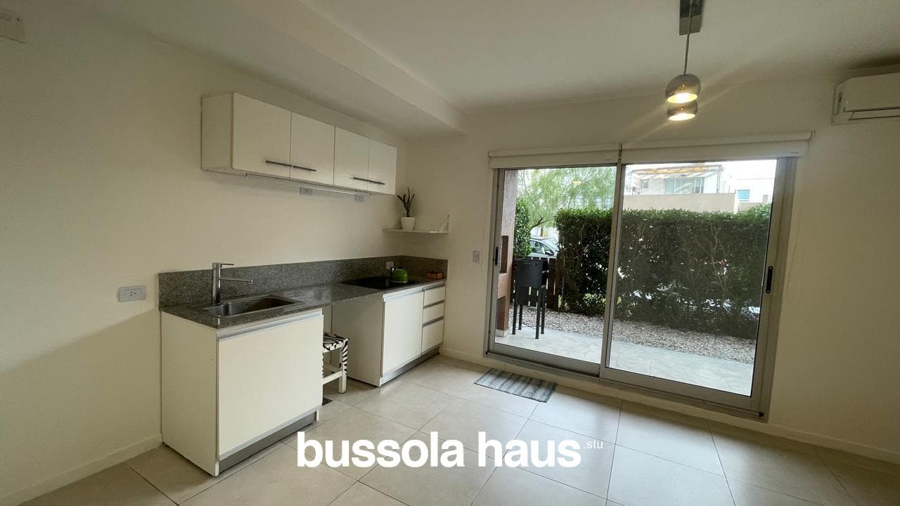 Two-room ground-floor apartment with a garden in Sendero