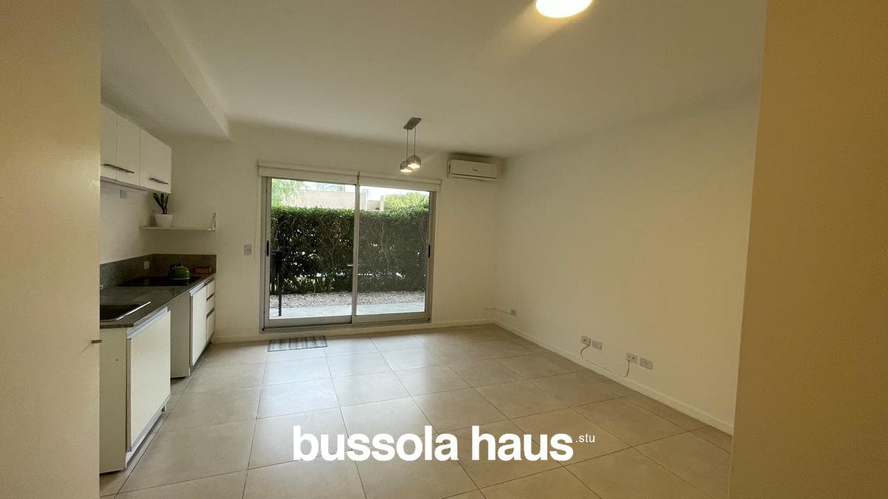 Two-room ground-floor apartment with a garden in Sendero