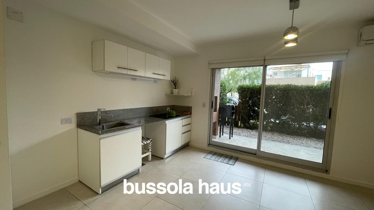 Two-room ground-floor apartment with a garden in Sendero