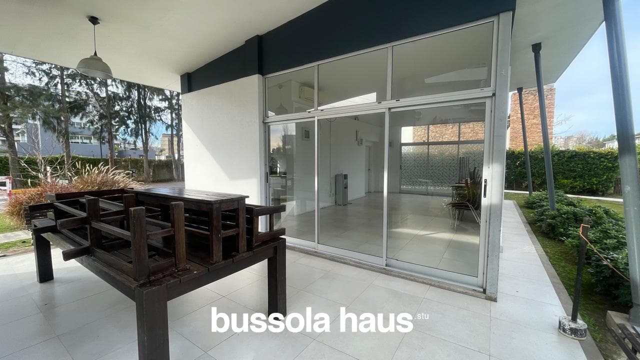 Two-room ground-floor apartment with a garden in Sendero
