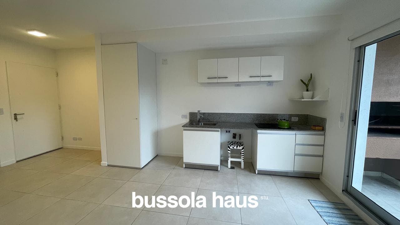 Two-room ground-floor apartment with a garden in Sendero