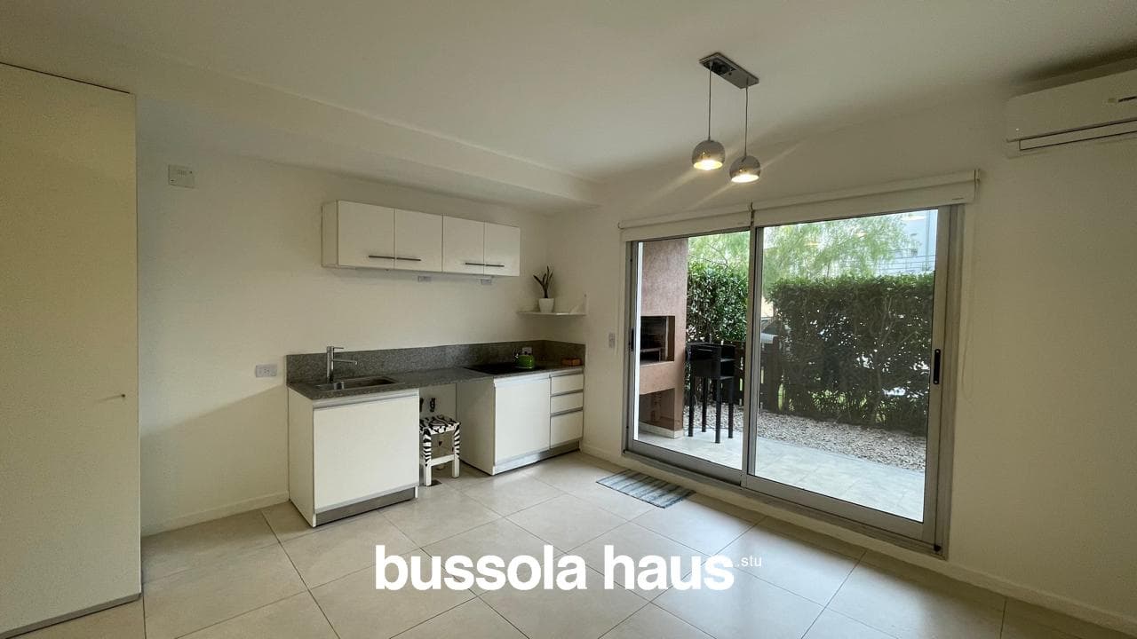 Two-room ground-floor apartment with a garden in Sendero