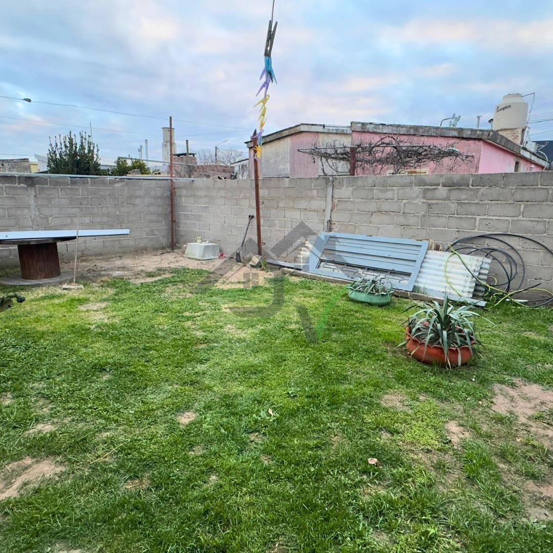 House for Sale, 2 Bedrooms - Winifreda