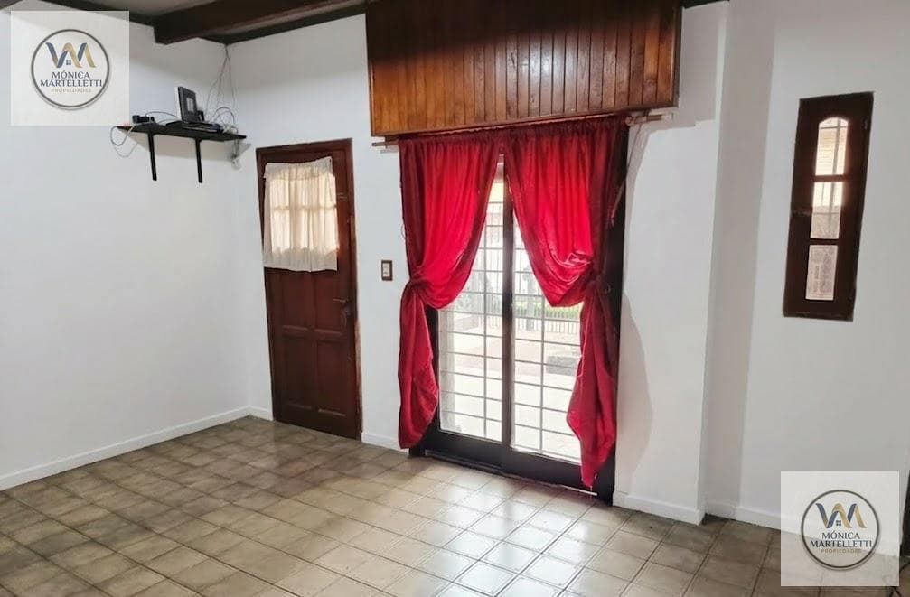 House with a pool at a great price