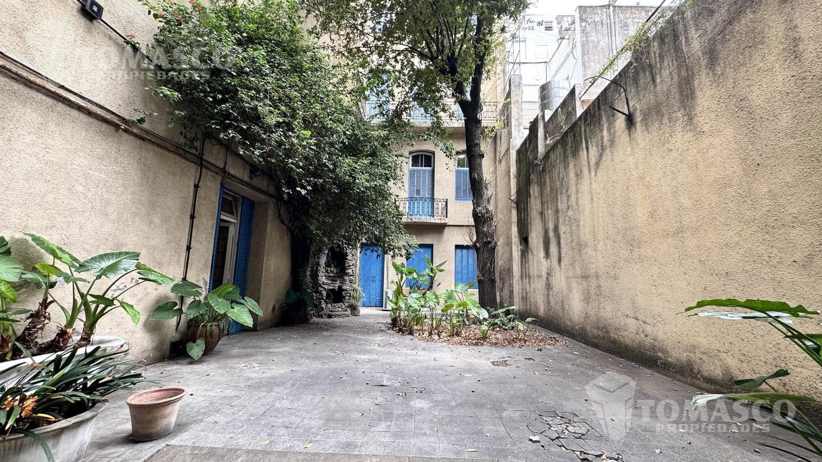 For Sale: Double-Front Lot, 16.01 m | Mid-Block | 2,700 m² of Saleable Area - Balvanera