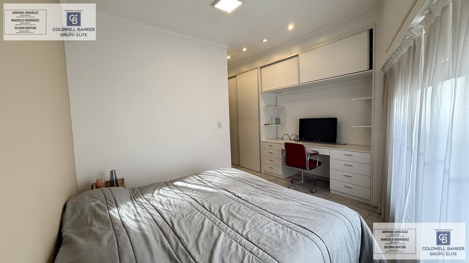 3-Bedroom House for Sale with Terrace and Barbecue Area in Ciudadela