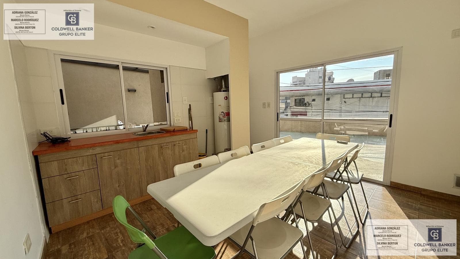3-Bedroom House for Sale with Terrace and Barbecue Area in Ciudadela