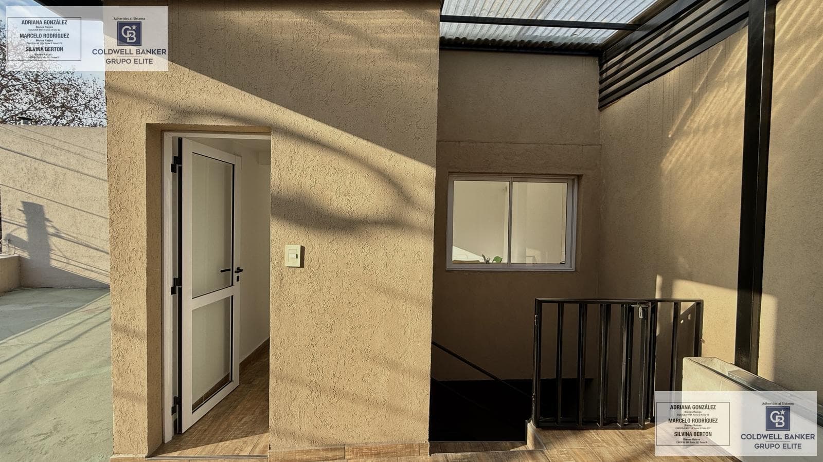 3-Bedroom House for Sale with Terrace and Barbecue Area in Ciudadela