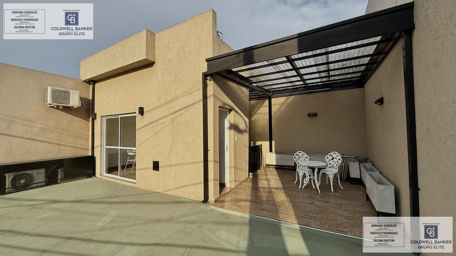 3-Bedroom House for Sale with Terrace and Barbecue Area in Ciudadela