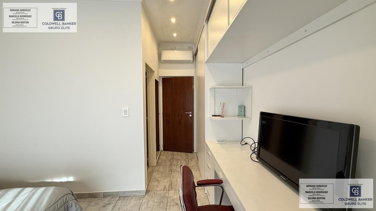 3-Bedroom House for Sale with Terrace and Barbecue Area in Ciudadela