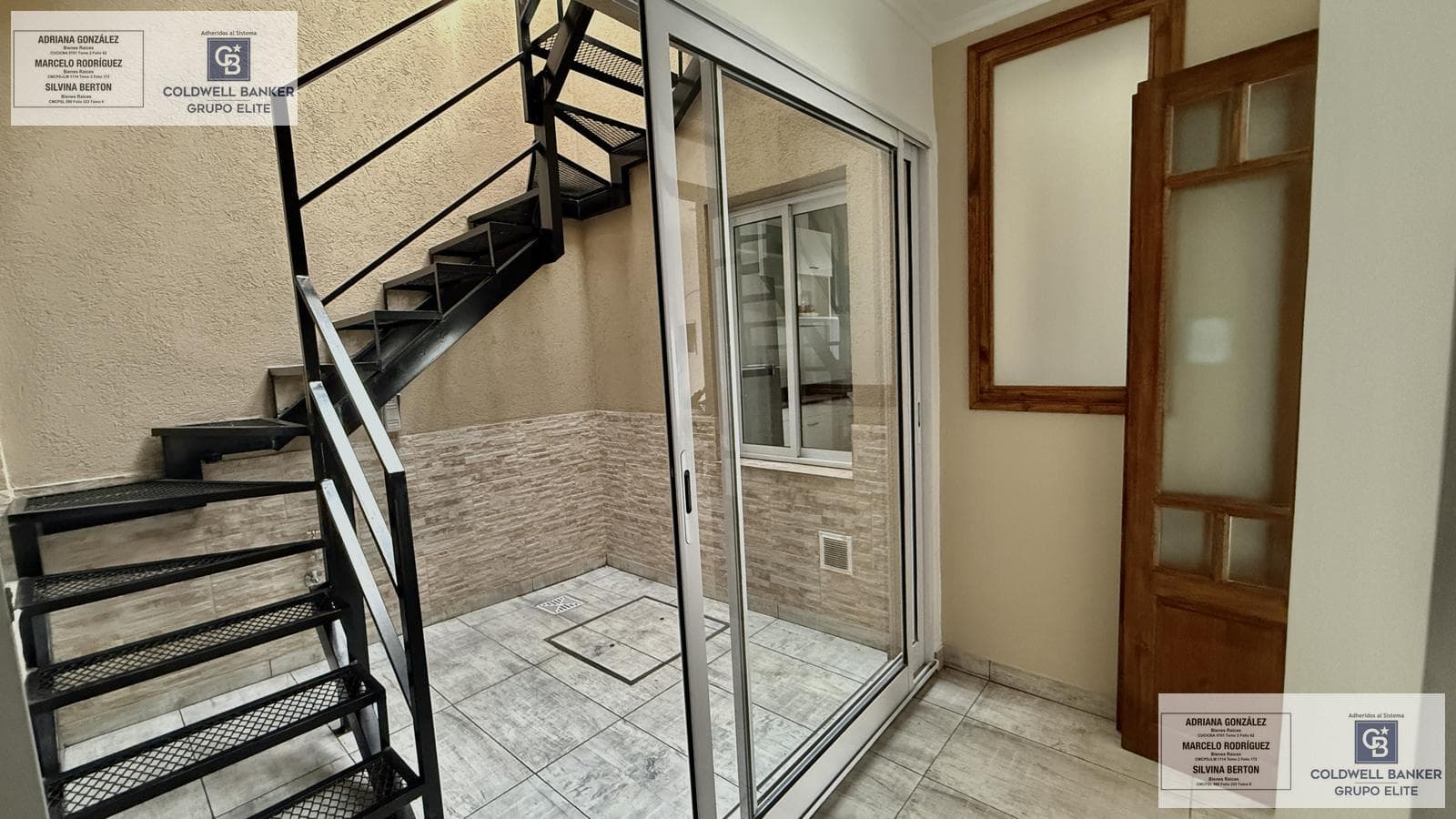 3-Bedroom House for Sale with Terrace and Barbecue Area in Ciudadela