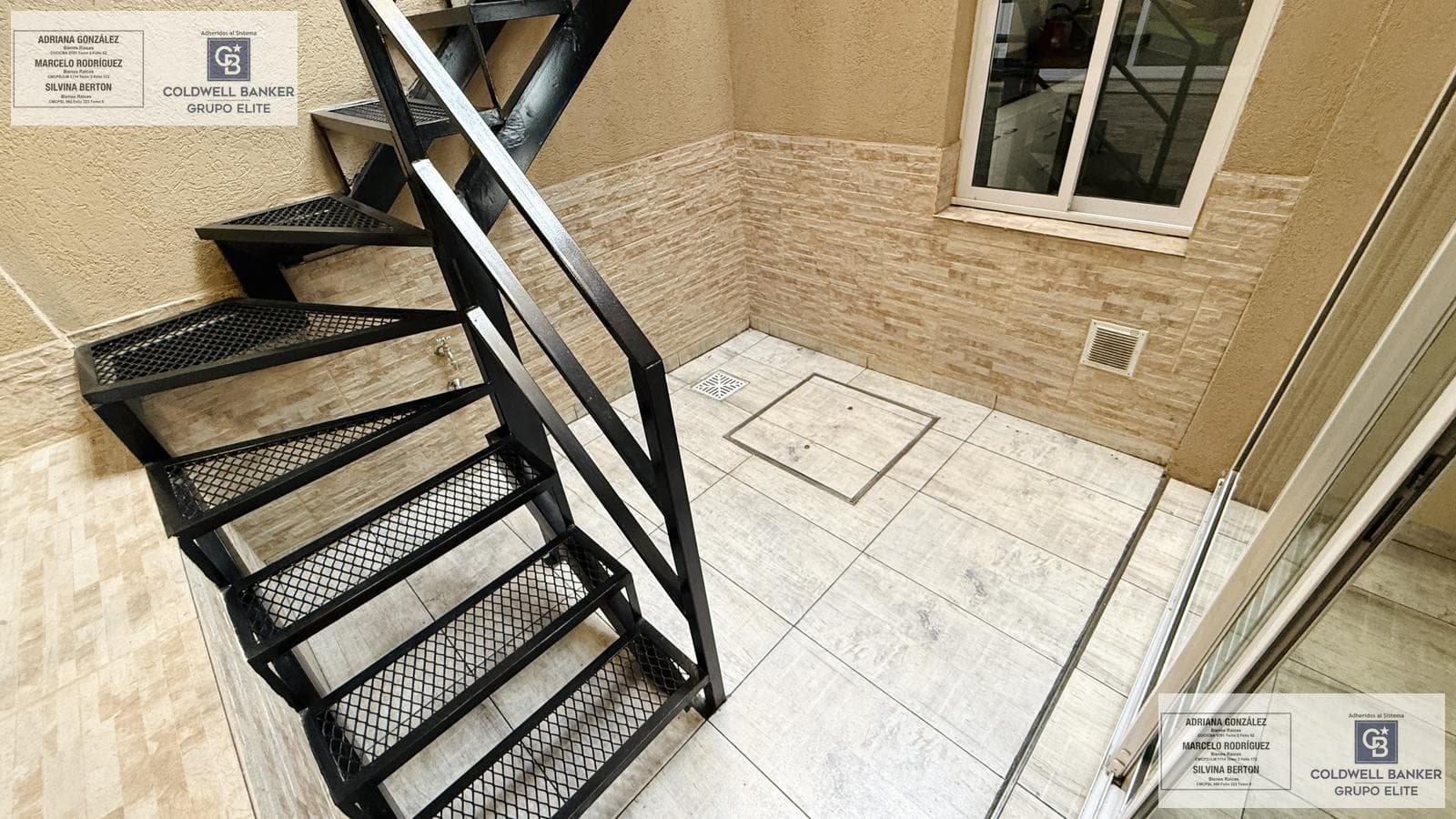3-Bedroom House for Sale with Terrace and Barbecue Area in Ciudadela